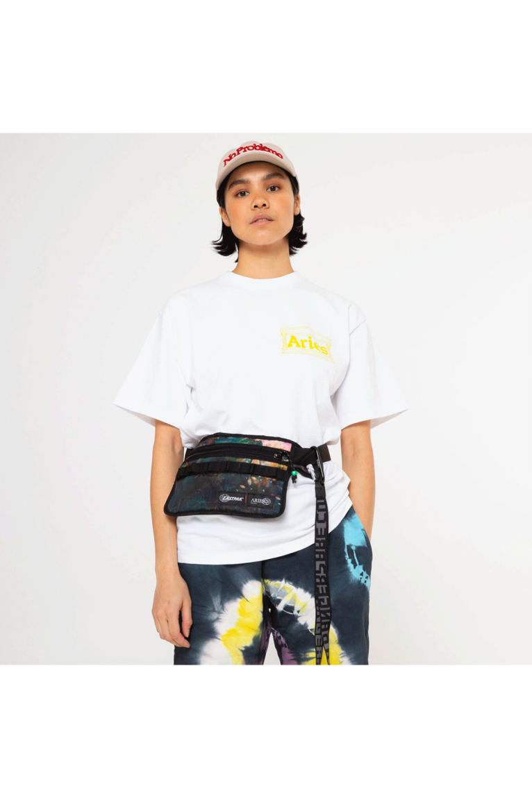 Banane slim collab Aries Eastpak