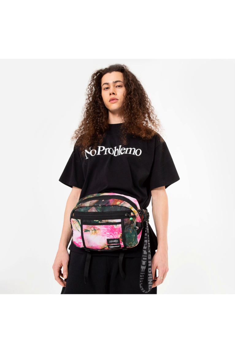 Banane XXL collab Aries Eastpak