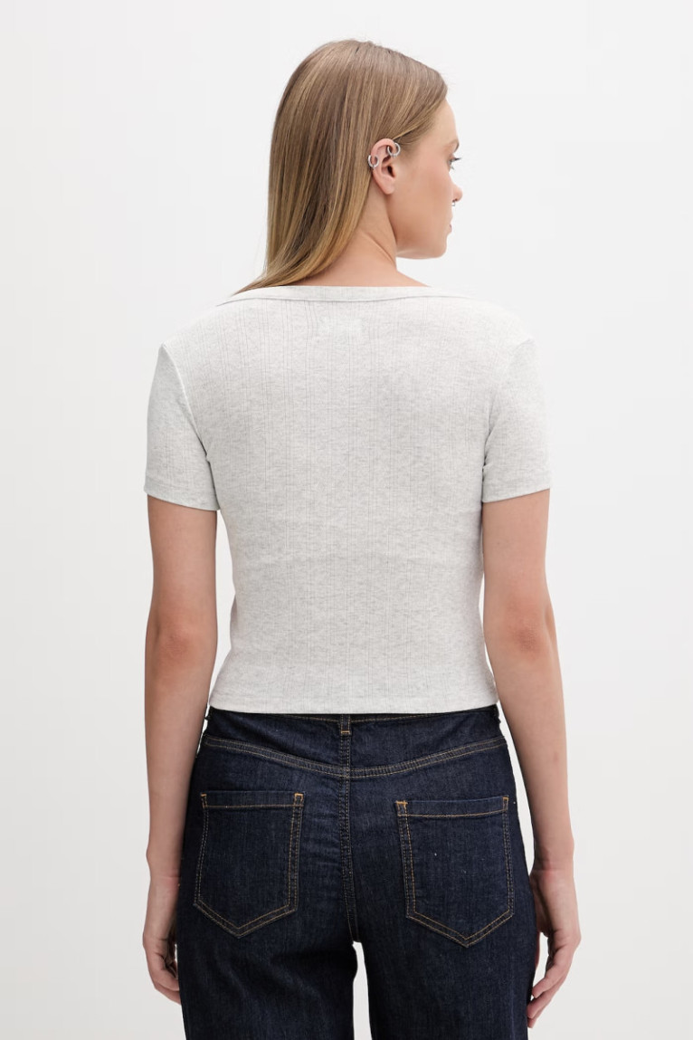 TShirt col V Guess jeans