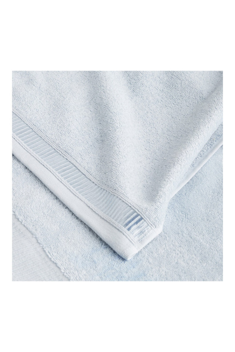 Serviette de bain Alicanty Bleu clair 70 x 130 cm
