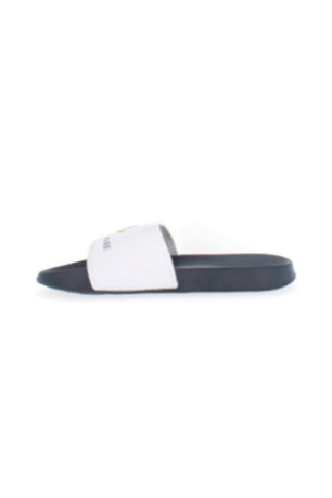Claquettes blanches et bleu marine