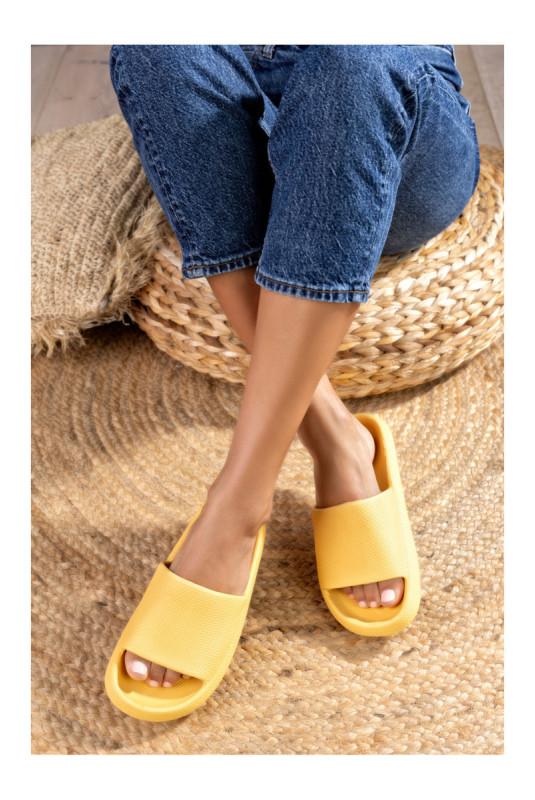Claquettes - Femme - Yellow