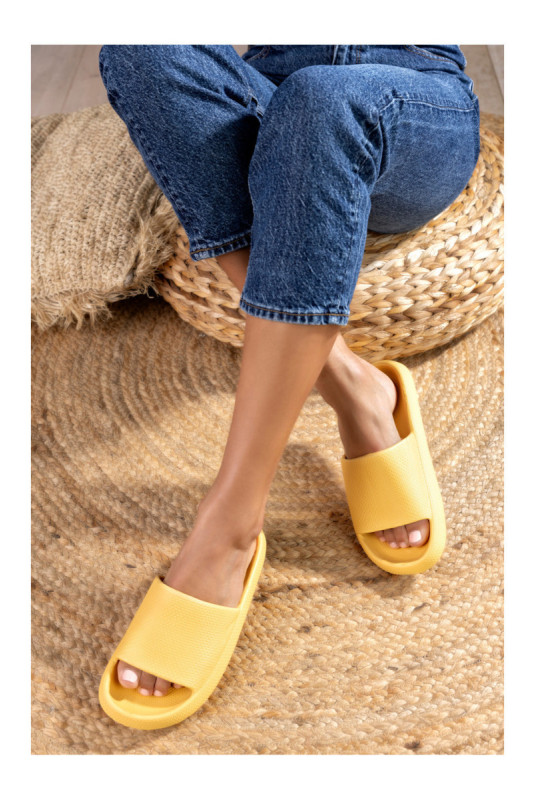Claquettes - Femme - Yellow
