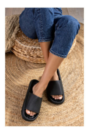 Claquettes - Femme - Black