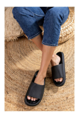 Claquettes - Femme - Black