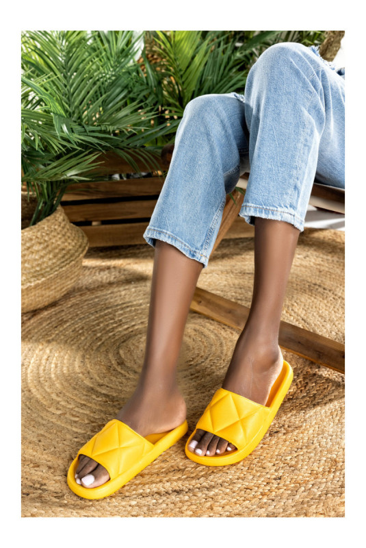 Claquettes - Femme - Yellow