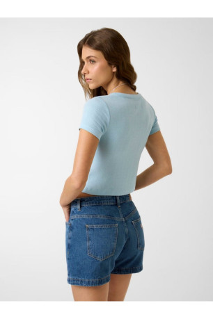 TShirt col V Guess jeans