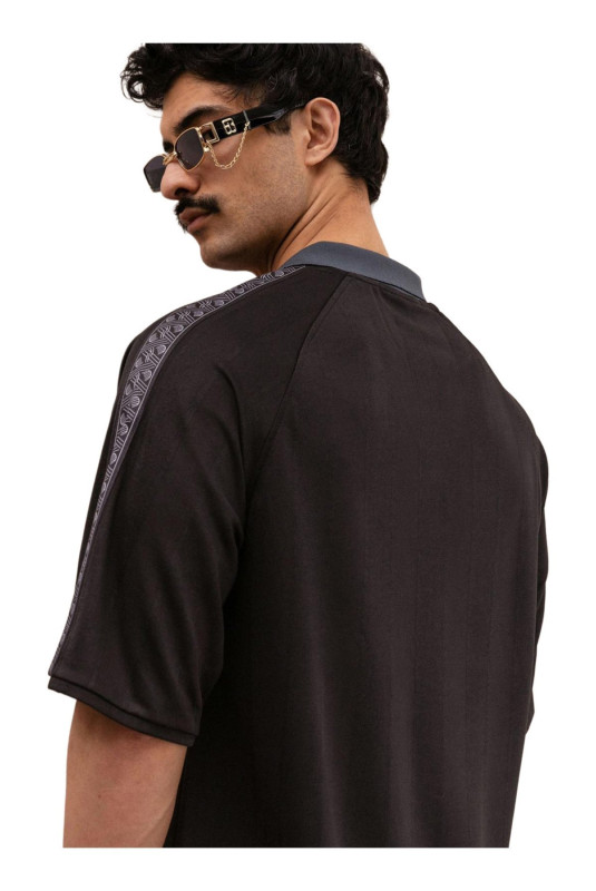 T-shirt style maillot de foot Invictus Paris