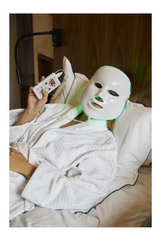 Masque led visage luminothérapie 7 couleurs